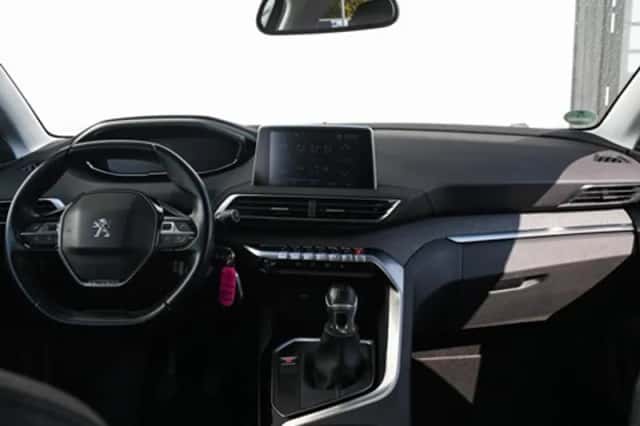 Peugeot 3008 (2019) thumbnail 12