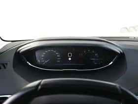 Peugeot 3008 (2019) thumbnail 14