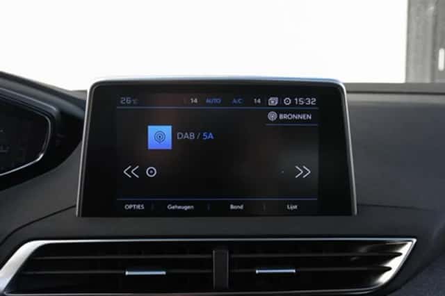 Peugeot 3008 (2019) thumbnail 17