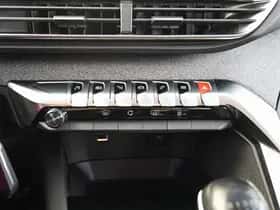 Peugeot 3008 (2019) thumbnail 20