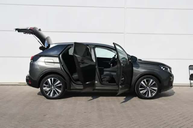 Peugeot 3008 (2019) thumbnail 27