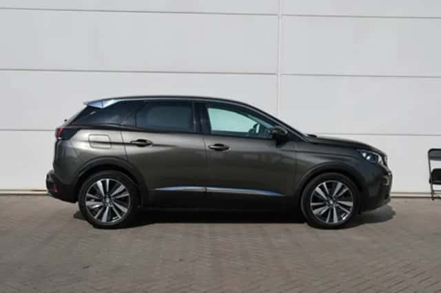 Peugeot 3008 (2019) thumbnail 4