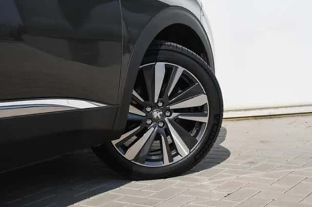 Peugeot 3008 (2019) thumbnail 7