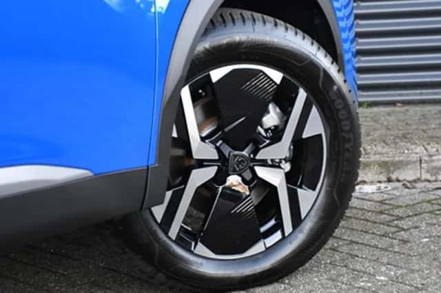 Peugeot 2008 (2024) thumbnail 6