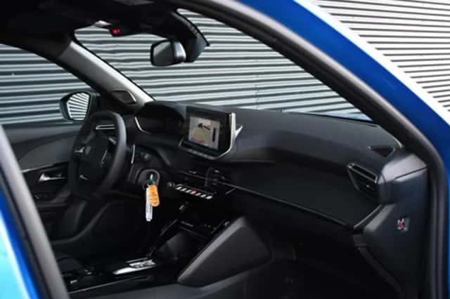 Peugeot 2008 (2024) thumbnail 9