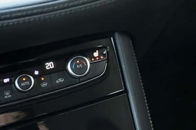 Opel Grandland X (2019) thumbnail 24