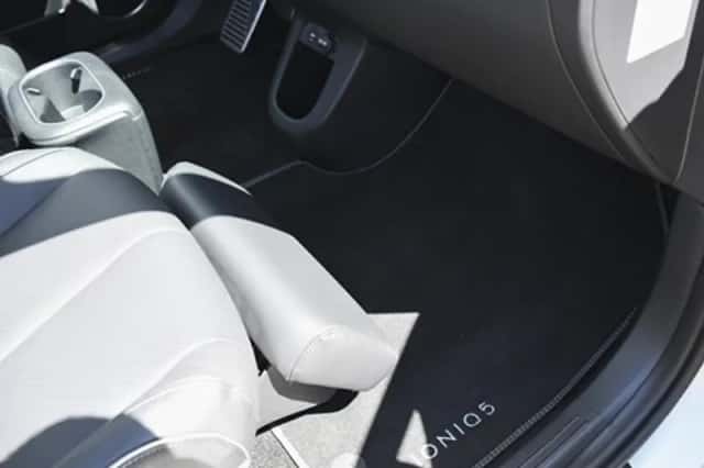 Hyundai Ioniq 5 (2023) thumbnail 12