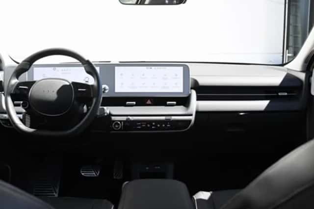 Hyundai Ioniq 5 (2023) thumbnail 21
