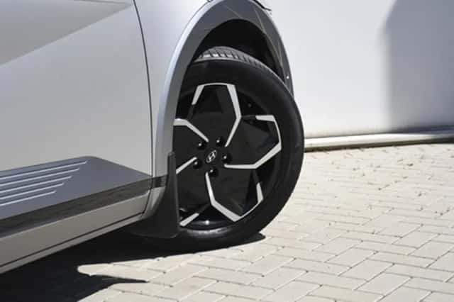 Hyundai Ioniq 5 (2023) thumbnail 8