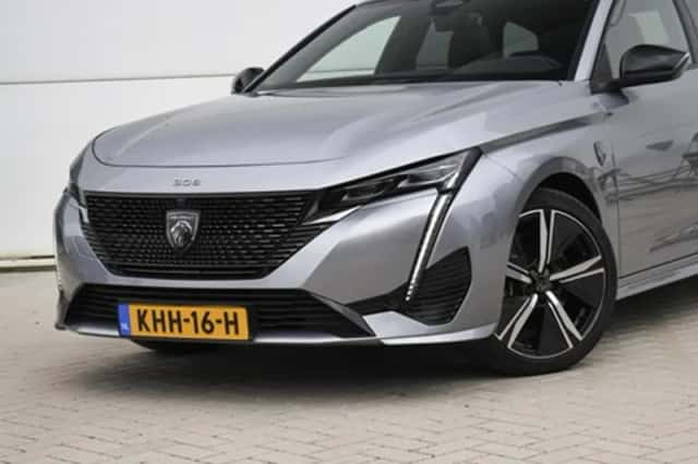 Peugeot 308 (2023) thumbnail 2