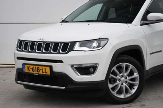 Jeep Compass (2021) thumbnail 2
