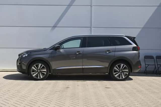 Peugeot 5008 (2021) thumbnail 3