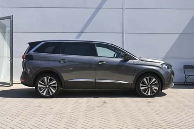 Peugeot 5008 (2021) thumbnail 4