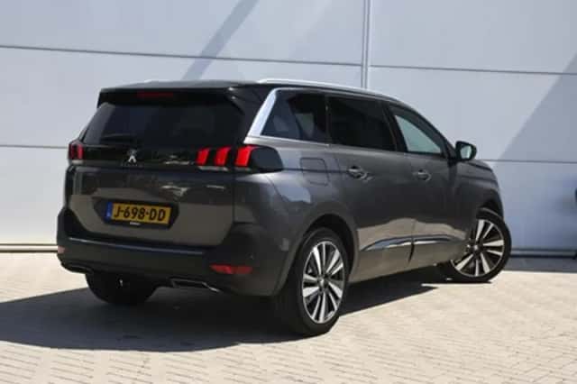 Peugeot 5008 (2021) thumbnail 5