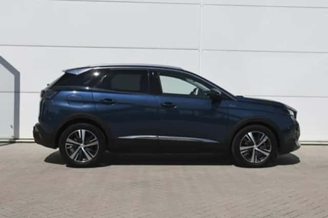 Peugeot 3008 (2021) thumbnail 4
