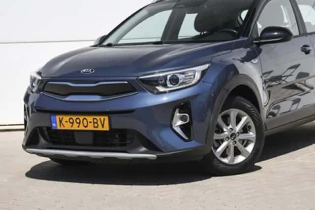 Kia Stonic (2020) thumbnail 2