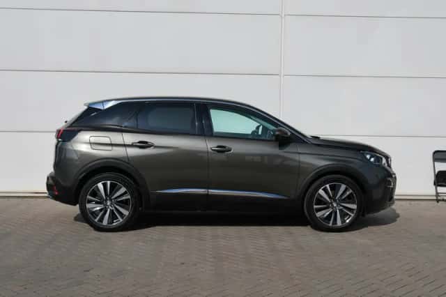 Peugeot 3008 (2019) thumbnail 4