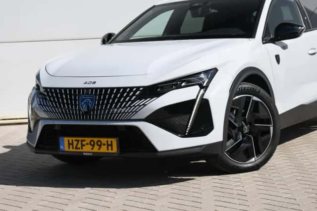 Peugeot 408 (2025) thumbnail 2