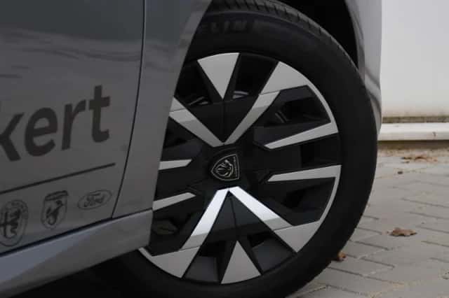 Peugeot 208 (2025) thumbnail 6