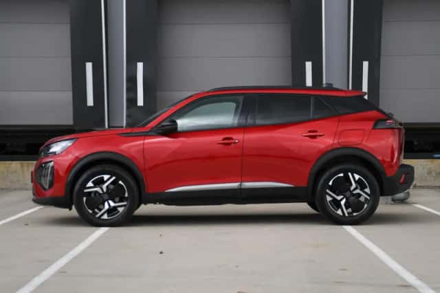 Peugeot 2008 (2024) thumbnail 3