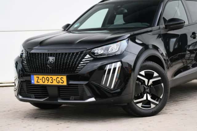 Peugeot 2008 (2024) thumbnail 2