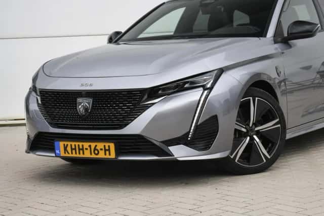 Peugeot 308 (2023) thumbnail 2