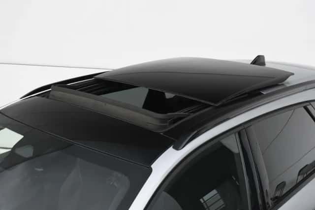 Peugeot 308 (2023) thumbnail 3