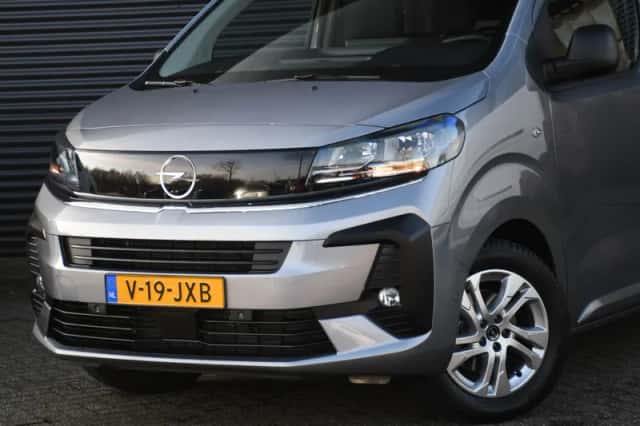 Opel Vivaro (2024) thumbnail 2