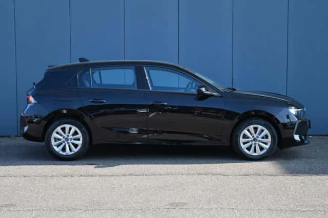 Opel Astra (2024) thumbnail 3