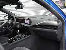 Opel Astra (2023) thumbnail 13