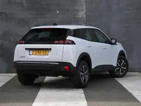 Peugeot 2008 (2024) thumbnail 4