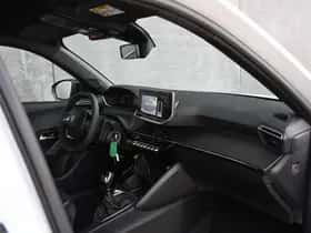 Peugeot 2008 (2024) thumbnail 8