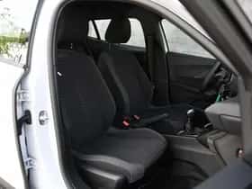 Peugeot 2008 (2024) thumbnail 9