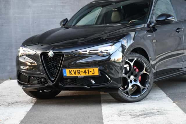 Alfa Romeo Stelvio (2024) thumbnail 2