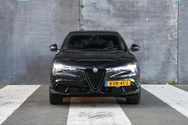 Alfa Romeo Stelvio (2024) thumbnail 3