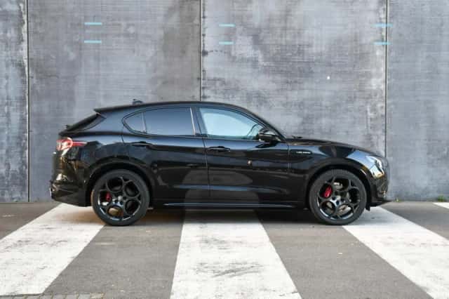 Alfa Romeo Stelvio (2024) thumbnail 5