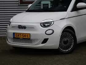 Fiat 500e (2024) thumbnail 2