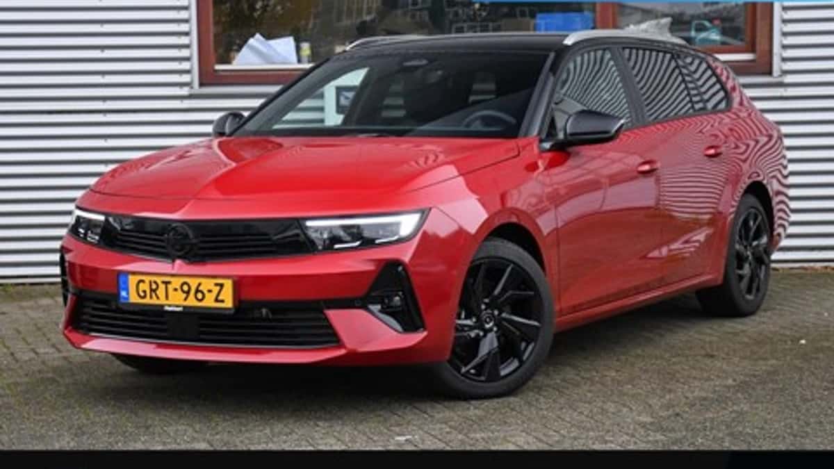 Opel Astra Sports Tourer (2024) — foto 1