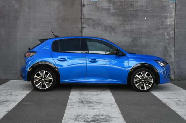 Peugeot e-208 (2021) thumbnail 4