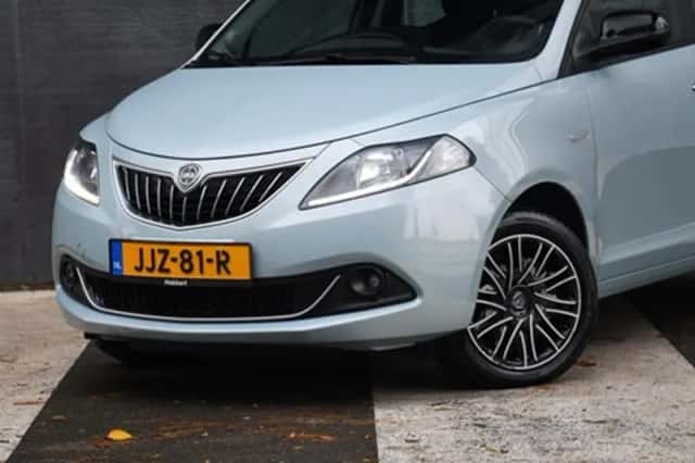 Lancia Ypsilon (2023) thumbnail 2