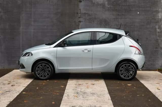 Lancia Ypsilon (2023) thumbnail 3