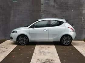 Lancia Ypsilon (2023) thumbnail 3