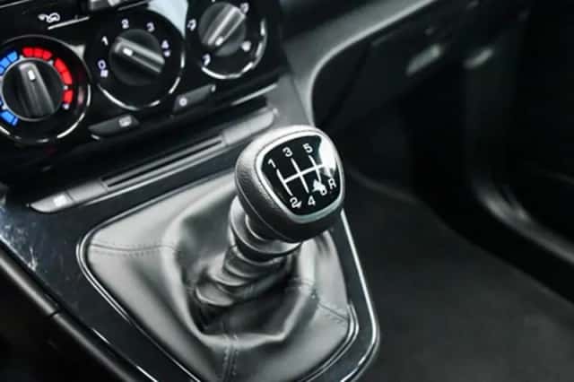 Lancia Ypsilon (2023) thumbnail 22