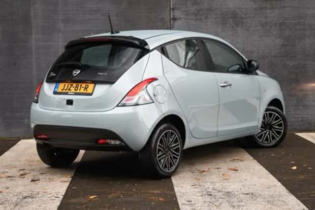 Lancia Ypsilon (2023) thumbnail 5