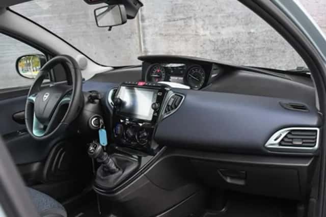 Lancia Ypsilon (2023) thumbnail 9
