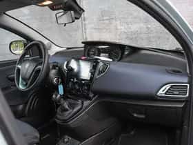 Lancia Ypsilon (2023) thumbnail 9