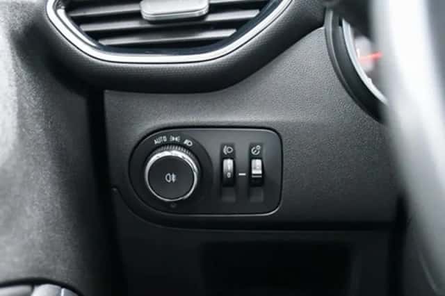 Opel Crossland (2022) thumbnail 30