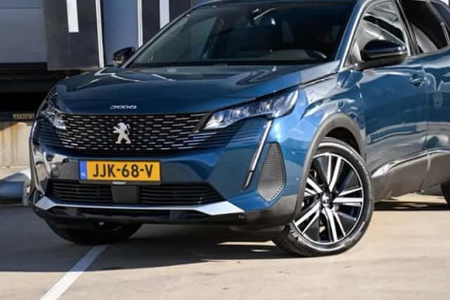 Peugeot 3008 (2024) thumbnail 2
