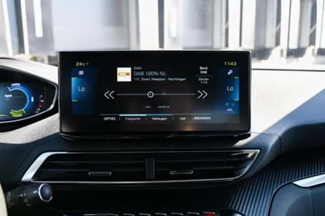 Peugeot 3008 (2024) thumbnail 17