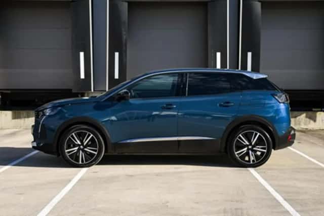 Peugeot 3008 (2024) thumbnail 3